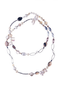 Бусы из микса полудрагоценных и недрагоценных вставок (бижутерия)